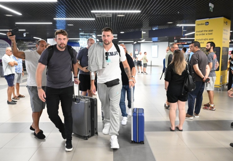 b体育app-东契奇现身贝尔格莱德与球迷互动 塞尔维亚迎战斯洛文尼亚前瞻